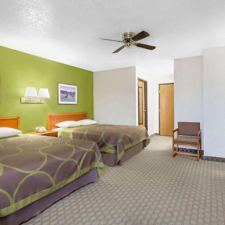 Super 8 By Wyndham Price Motel Exterior photo